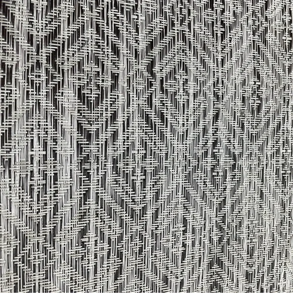 D-1 NWOT Set of 5 Black & White Plastic Woven Placemats Aztec Design. 18x13 - Picture 4 of 5